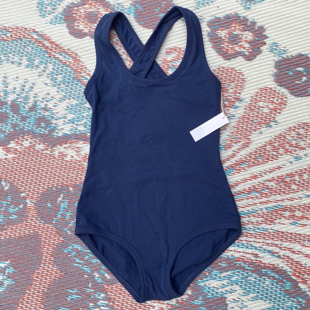 ARQ Cleo Leo Size Small